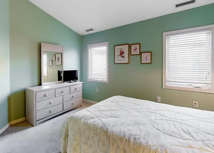 Well-located With Partial Ocean Views Private Balcony Washer & Dryer Ac Holiday home Ocean City