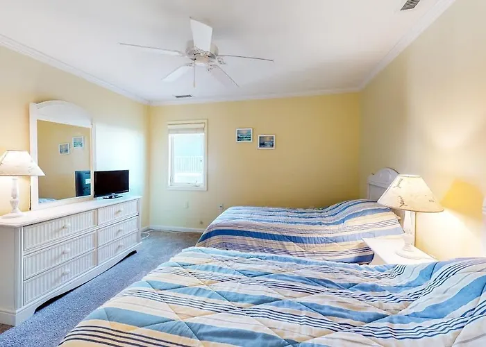 Well-located With Partial Ocean Views Private Balcony Washer & Dryer Ac